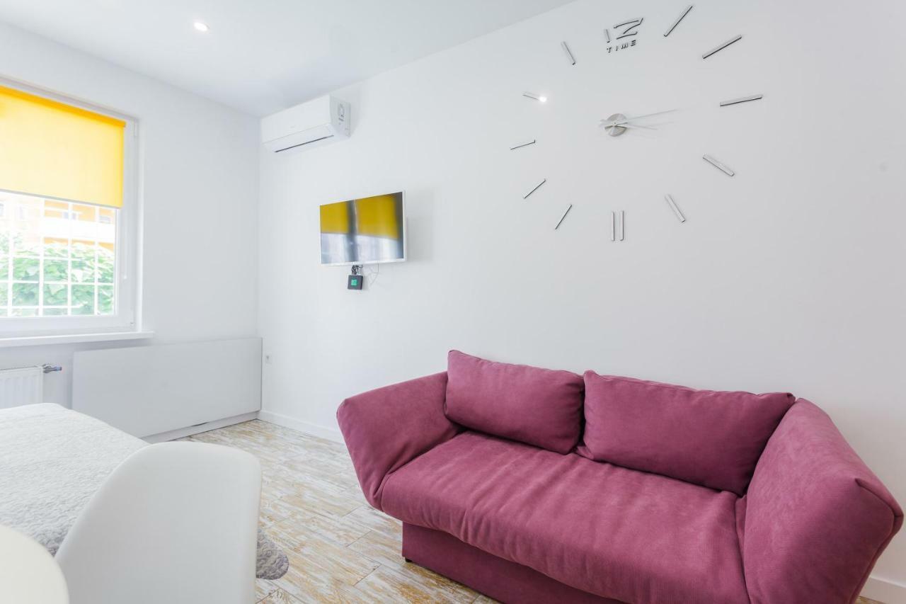 Sunny Apartments On Lomonosova 36 Киев Екстериор снимка